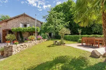 Location Gîte à Roussines 5 personnes, Poitou Charentes