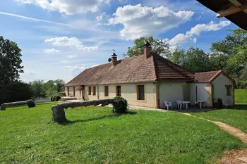 Location Maison à Vieure 8 personnes, Auvergne