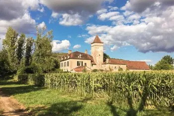 Location Maison à Cénevières 11 personnes