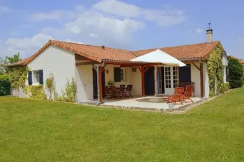 Location Villa à Vasles 6 personnes, Poitou Charentes