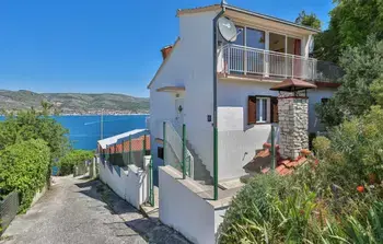 Location Maison à Okrug Donji 5 personnes, Dalmatie