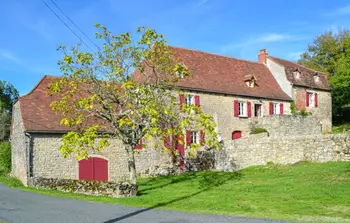 Location Maison à Mayrinhac Lentour 10 personnes