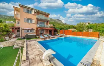 Location Maison à Kastel Kambelovac 10 personnes, Kastel Luksic