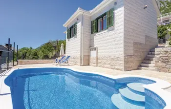 Location Maison à Zvecanje 4 personnes, Omis