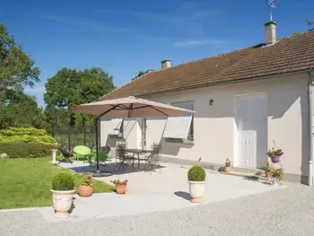 Location Gîte à Mazirat 6 personnes, Auvergne