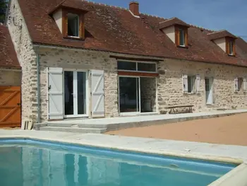 Location Gîte à Chirat l'Église 10 personnes, Auvergne