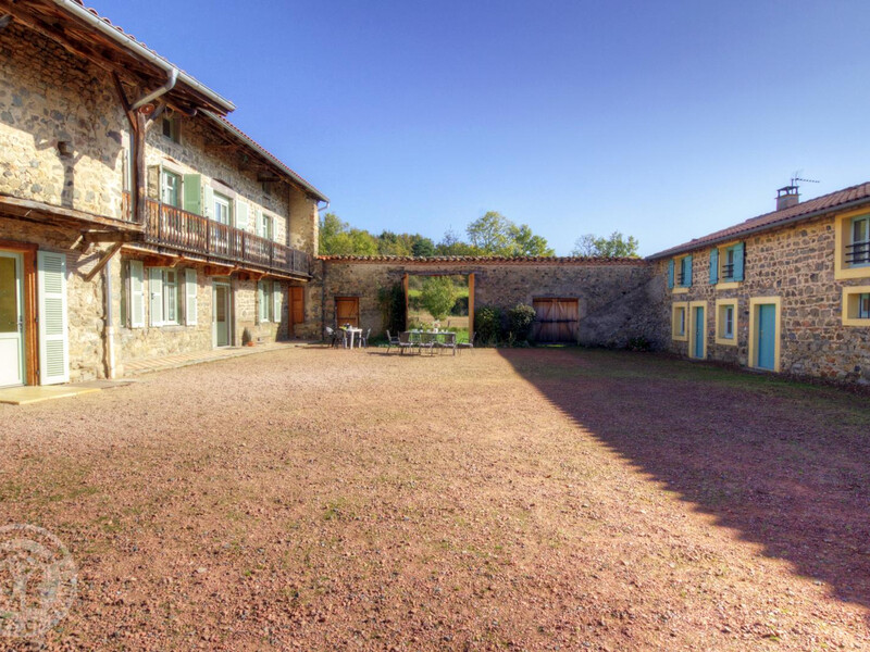 Location Gîte à Luré  15 personnes, Loire