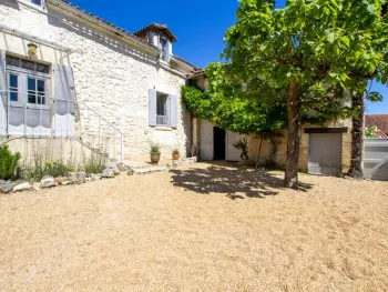 Location Gîte à Champagnac de Belair 6 personnes, Aquitaine