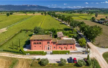 Location Maison à Foligno 13 personnes, Assisi