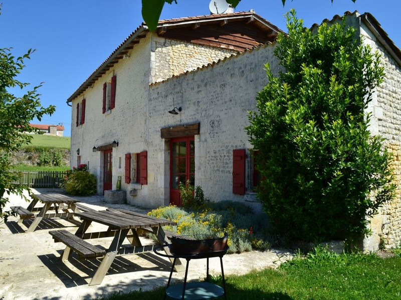 Location Gîte à Lignières Ambleville Lignières Sonneville 11 personnes, Charente