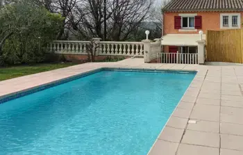 Location Maison à St Quentin la Poterie 9 personnes, Gard