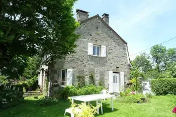 Location Maison à St Cirgues de Malbert 8 personnes