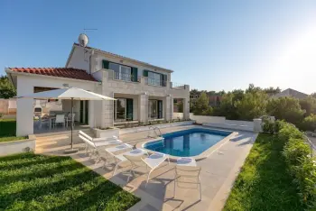 Location Villa à Milna 8 personnes, Ile de Brac