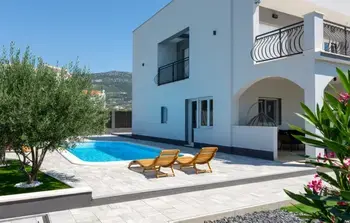 Location Maison à Kastel Novi 6 personnes, Kastel Luksic