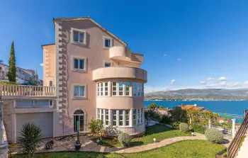 Location Maison à Arbanija 20 personnes, Kastel Luksic