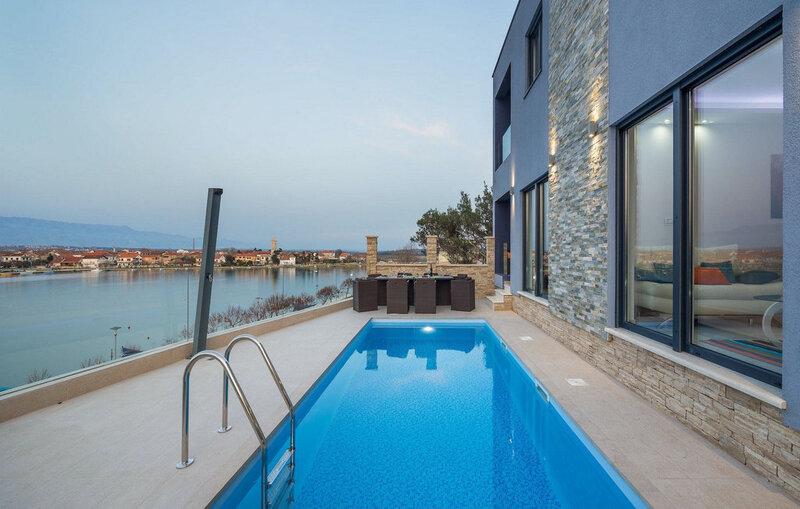 Location Maison à Zadar 10 personnes, Nin