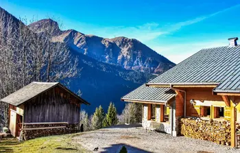 Location Maison à Chatel 12 personnes