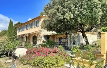 Location Maison à Murs 10 personnes, Roussillon