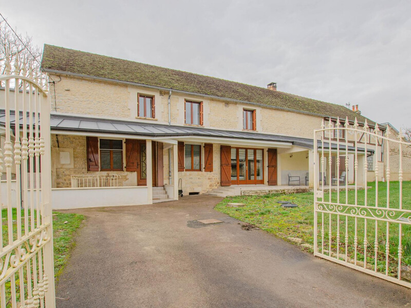 Location Gîte à Arrelles 10 personnes, Champagne Ardenne